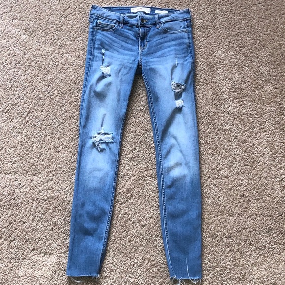 Hollister Denim - HOLLISTER SIZE 5 LOW RISE SUPER SKINNY